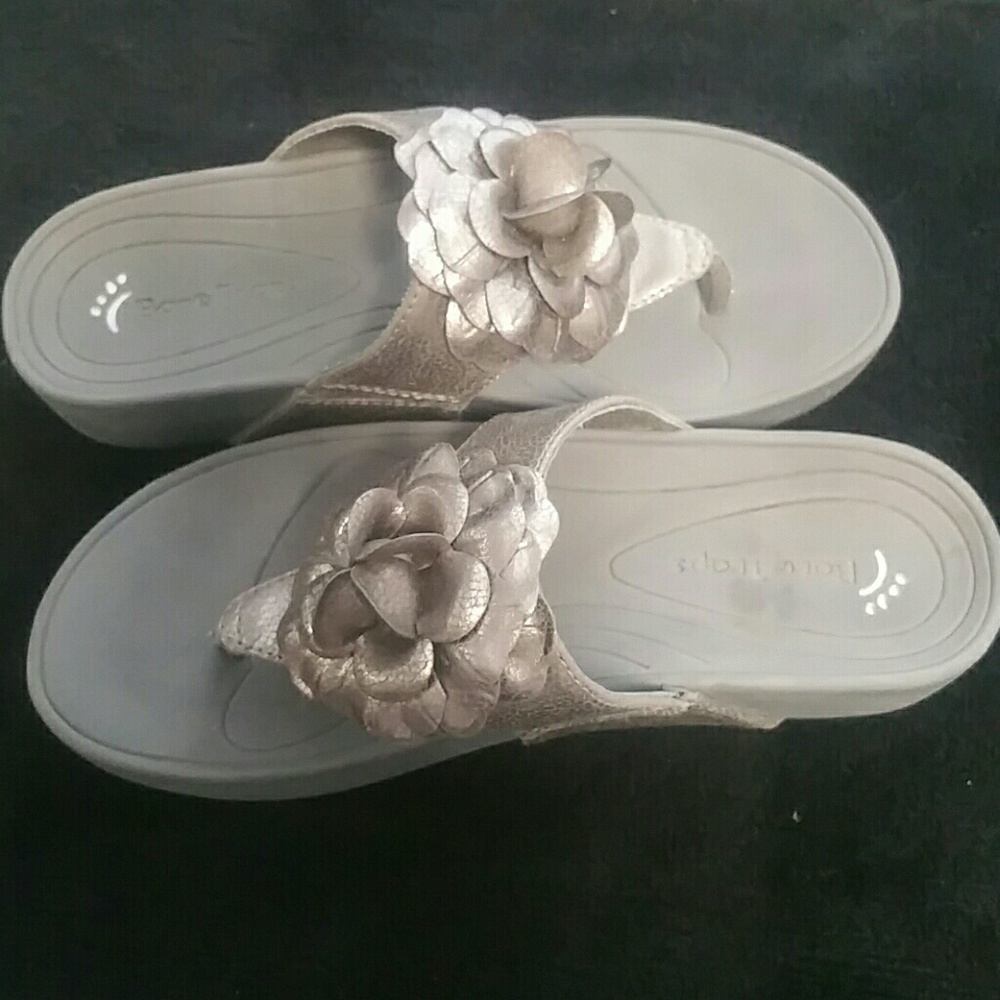 Bare trap sandals . Sz 6